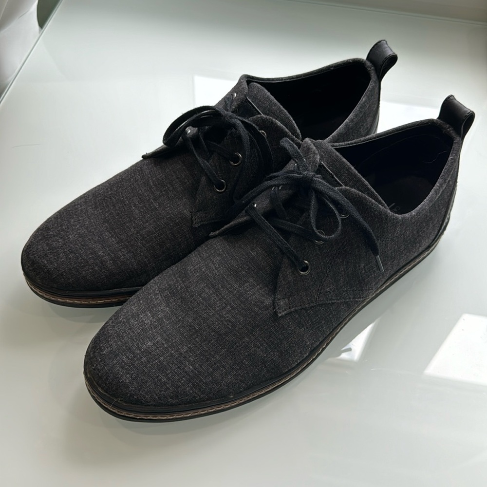 Lightly used Men’s shoes size 12 - Aldo- Call it Spring